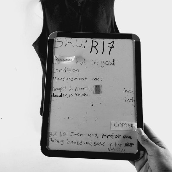 Columbia Womens Black Full Zip Sleeveless Collared Vest Sweater Size Medium - Picture 8 of 8